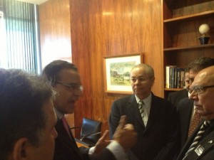 Deputado Federal Henrique Eduardo Alves, Presidente da Câmara, recebe representantes das ferrovias.